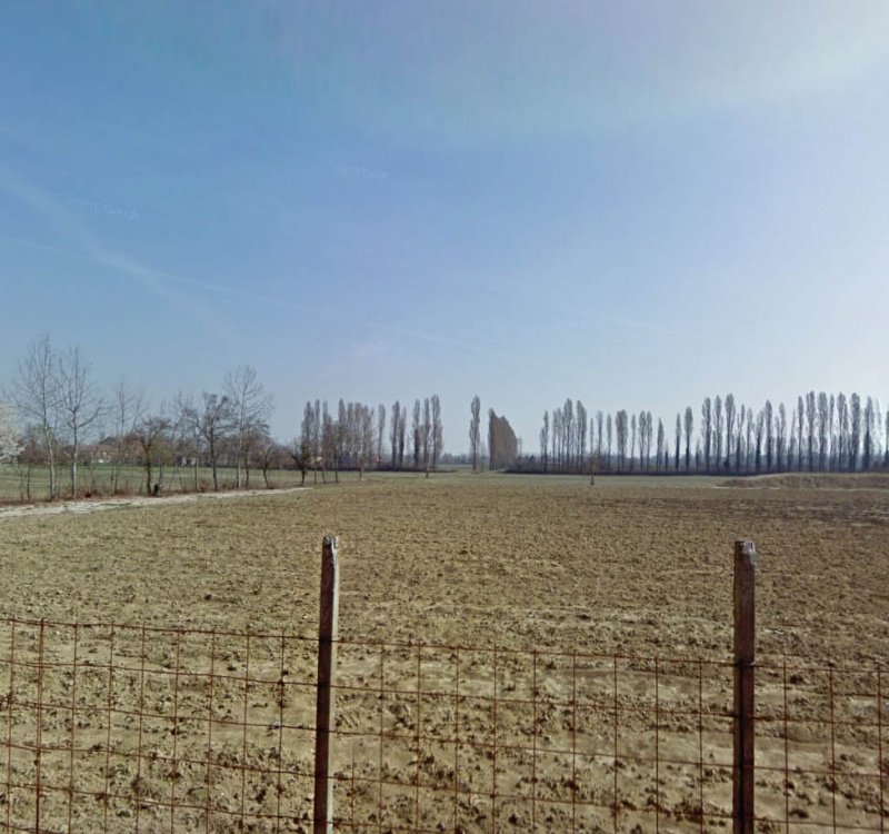 veduta frontale della tenuta  agricola 