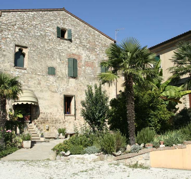 esterno villa e sala da pranzo