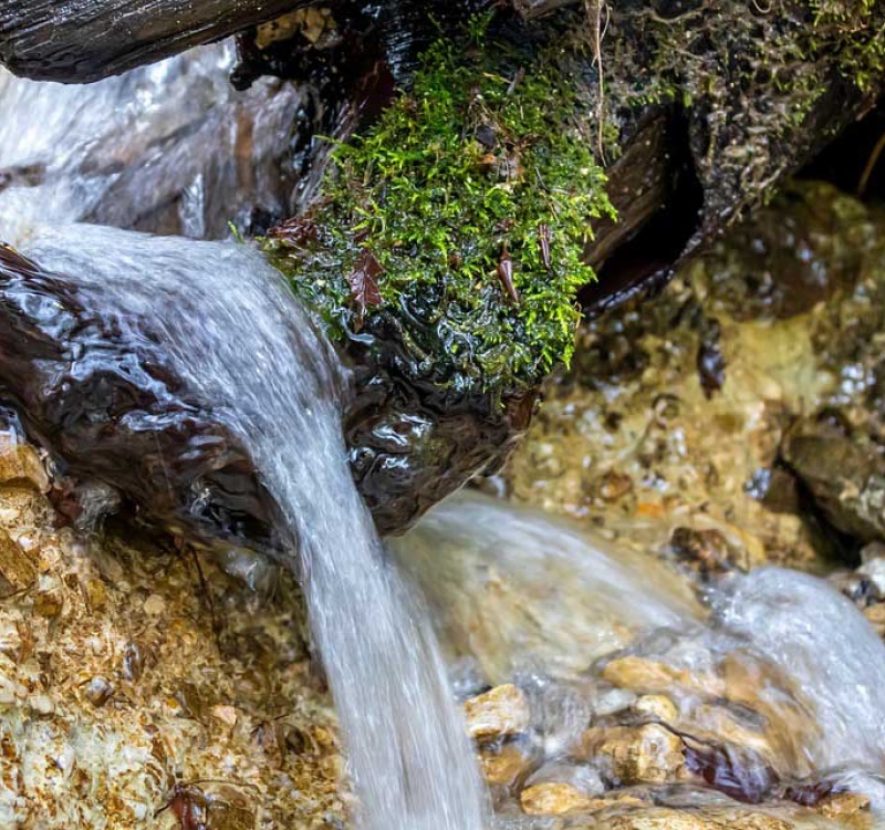 Fonte d'acqua minerale in centro Italia